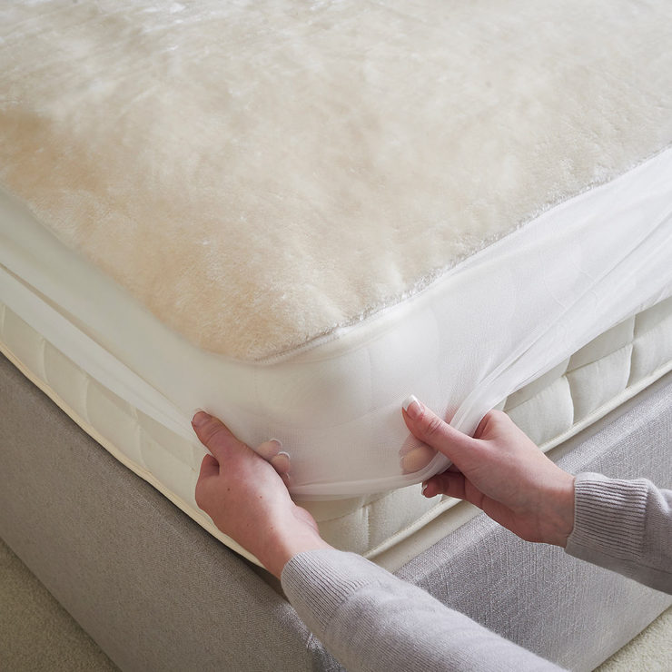 Dreamland Dual Control Intelliheat Faux Fur Heated Mattress Protector