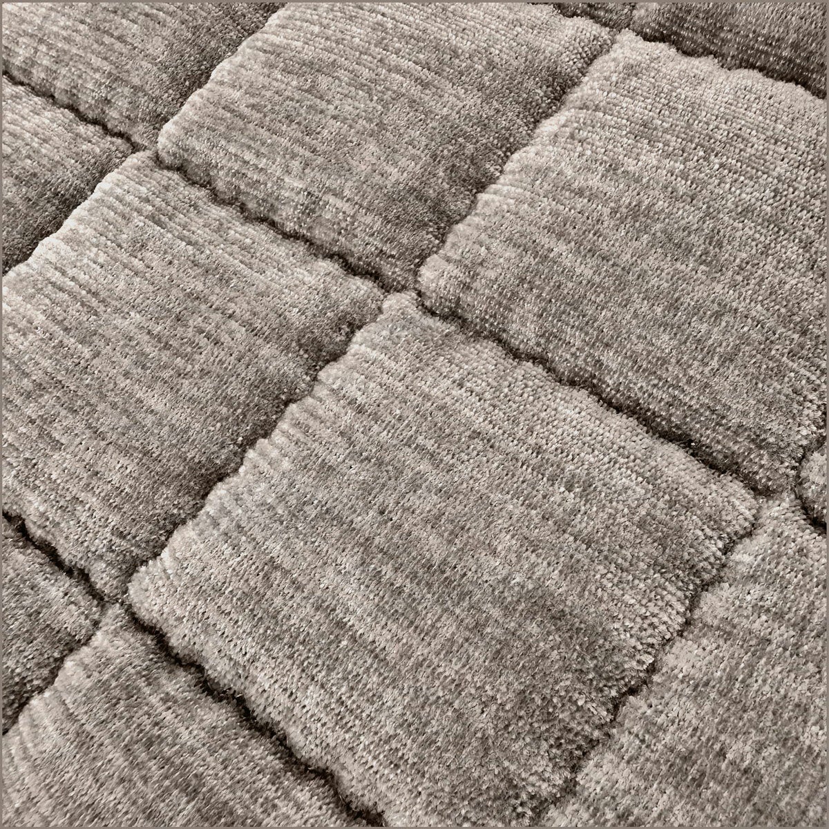 Safdie Crushed Velvet Taupe Throw , 234 x 244 cm Safdie Crushed Velvet Taupe Throw , 234 x 244 cm