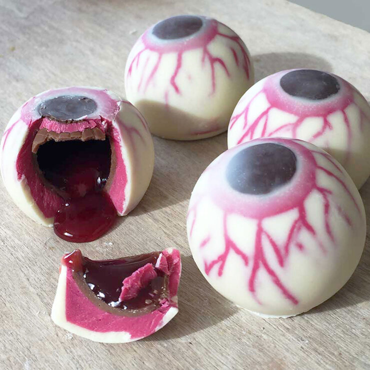 Choc on Choc Chocolate Skull Set 125g and Chocolate Gooey Eyeballs ,160g Choc on Choc Chocolate Skull Set 125g and Chocolate Gooey Eyeballs ,160g