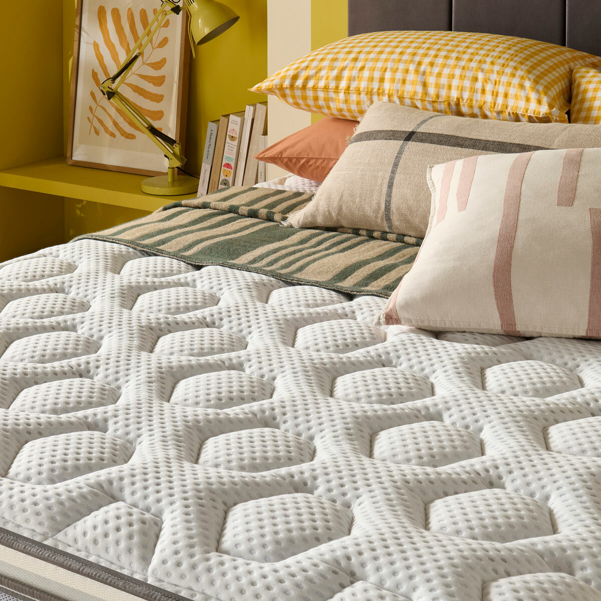 Silentnight MemoryCool 2000 Pocket Pillow Top Mattress in 4 Sizes