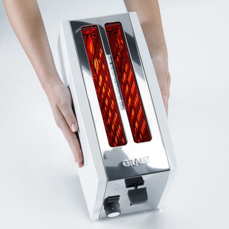 Image of toaster with thermally insulated housing