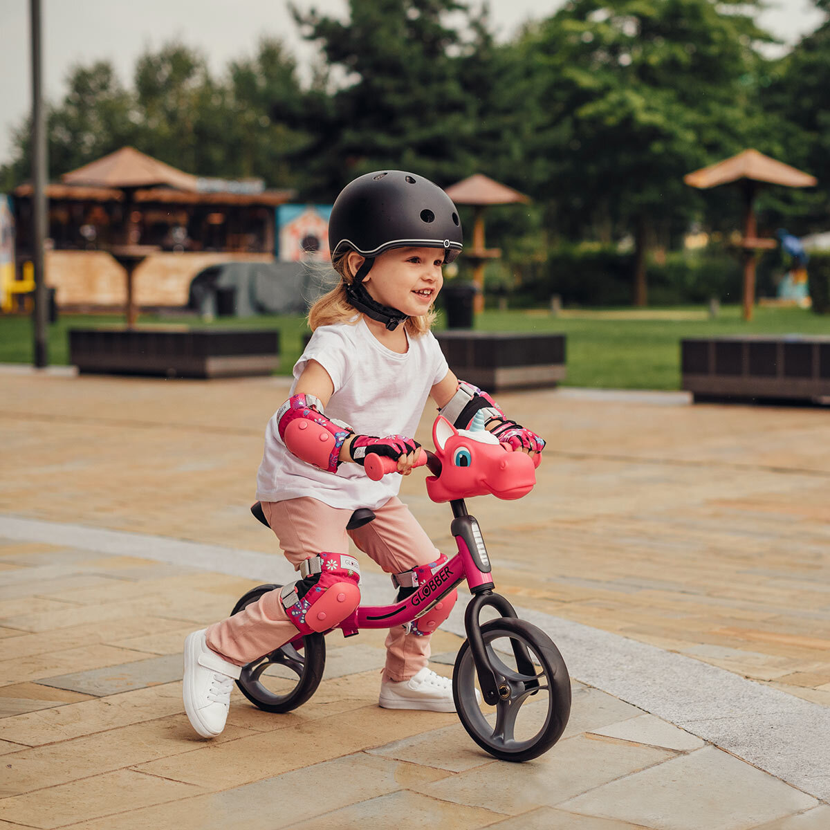 Globber Go Bike in Neon Pink (2+ Years)