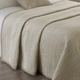 BROOKLANDS BEDSPREAD IN CHAMPAGNE