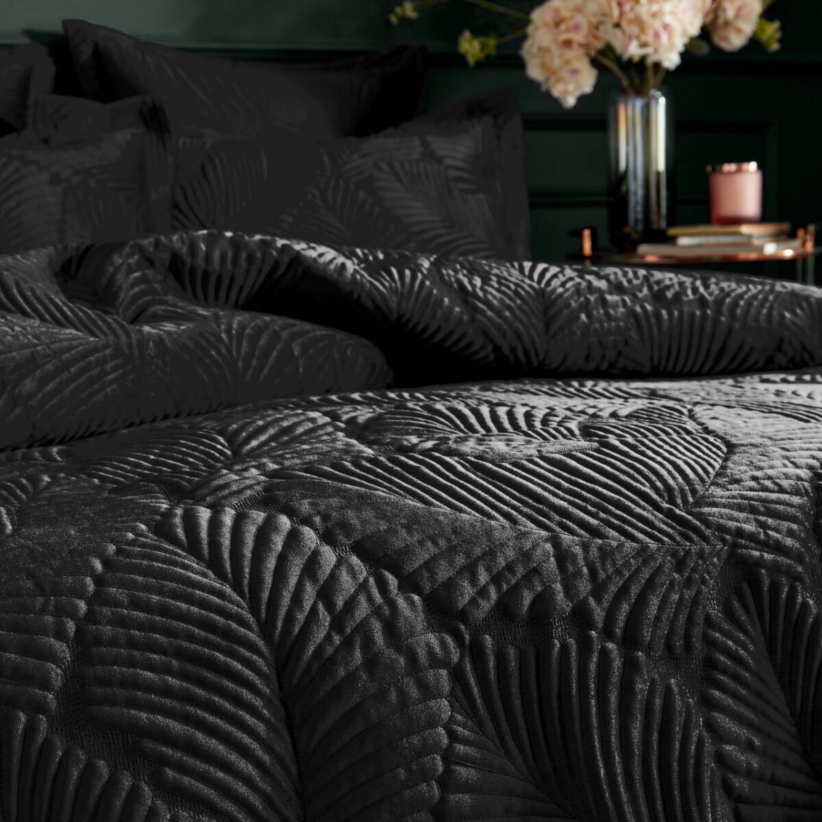 Kensington Velvet 3 Piece Bed Set in Black, Super King