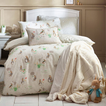 Peter Rabbit™ Classic 100% Cotton Duvet Cover & Pillowcase Bed Set in 2 Sizes