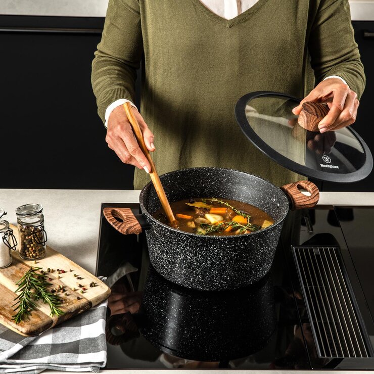 Westinghouse Cookware Essentials Cookware Set with Wooden Handles, 11 Piece