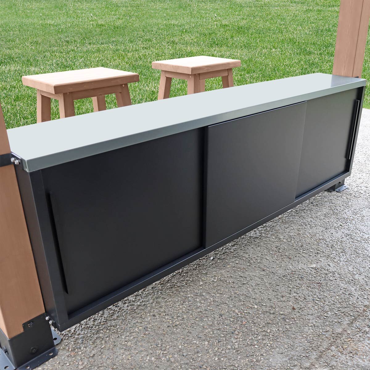 Front cabinet