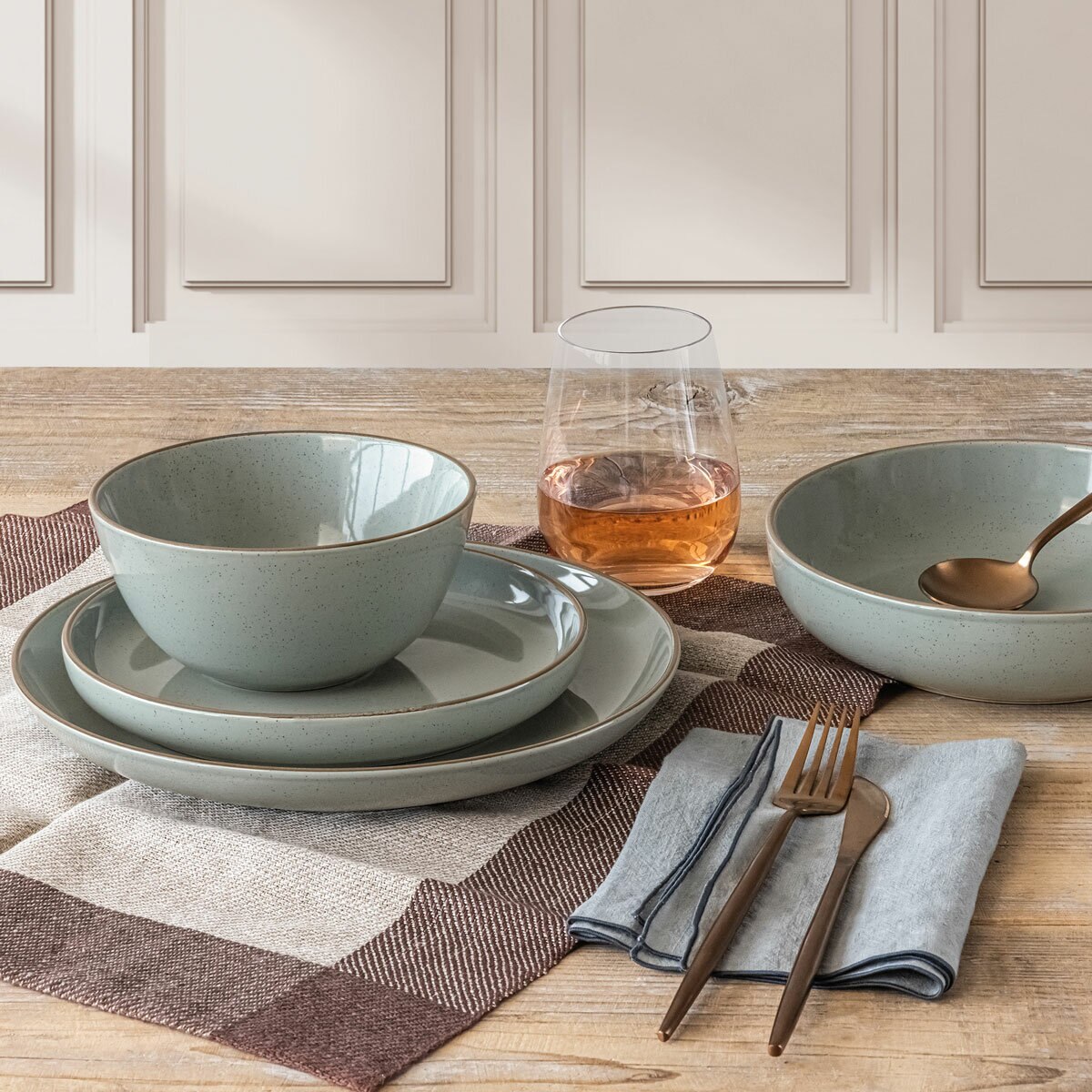 Over & Back Stoneware Dinnerware Set, 16 Piece in 2 Colours Over & Back Stoneware Dinnerware Set, 16 Piece in 2 Colours