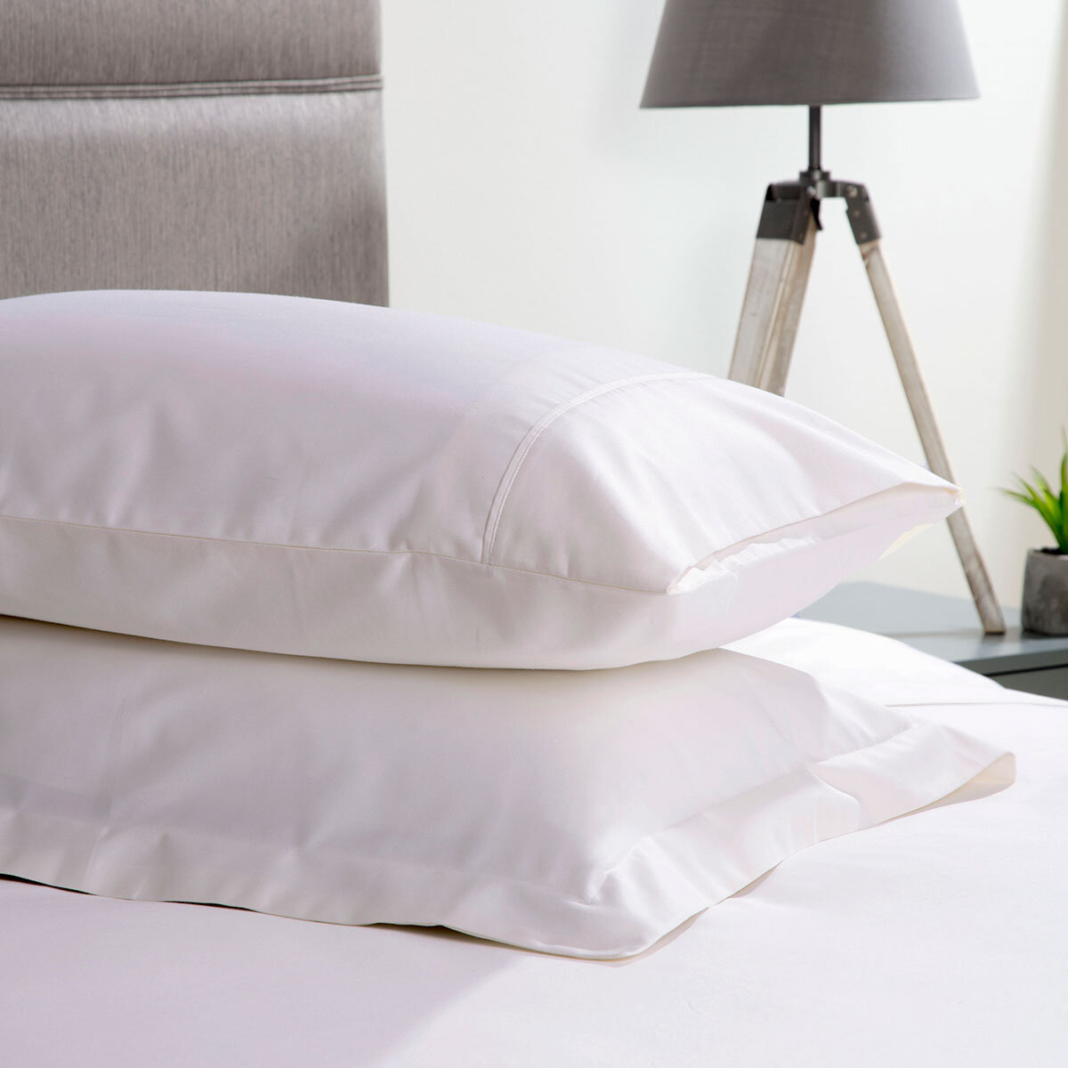 600 thread count duvet cover in white