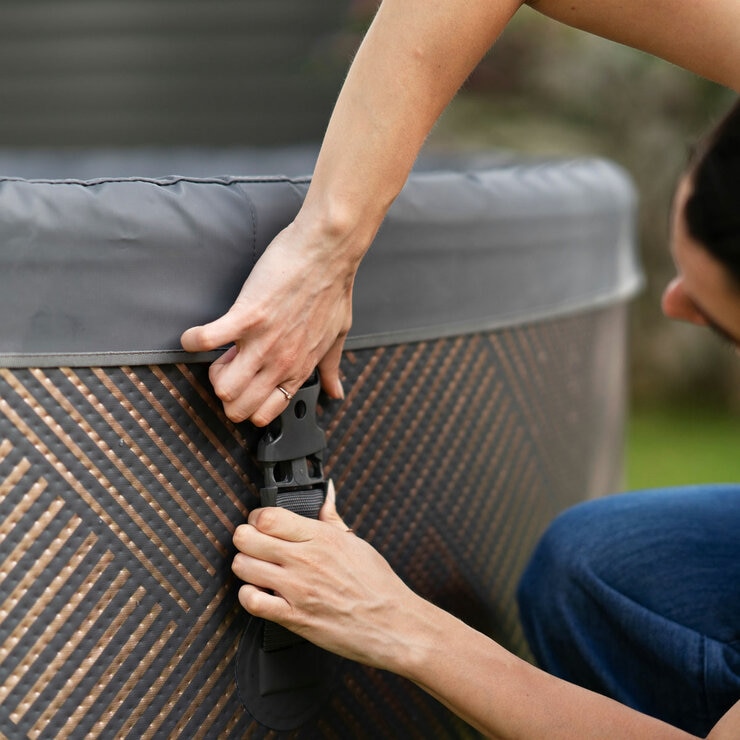 MSpa Mono 138-Jet 6 Person Hot Tub