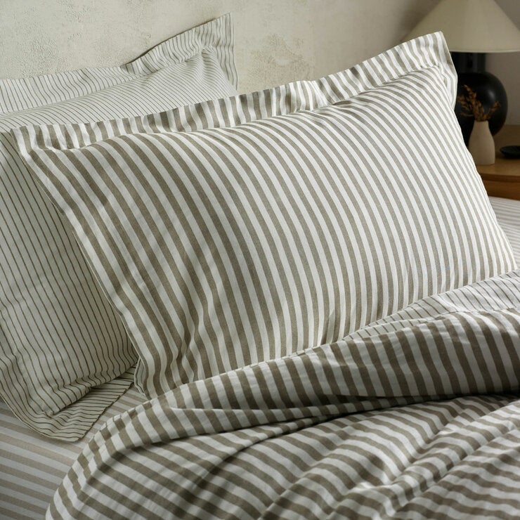 Yard Hebden 100% Cotton Mole Stripe Duvet Cover Set in 4 Sizes Yard Hebden 100% Cotton Mole Stripe Duvet Cover Set in 4 Sizes