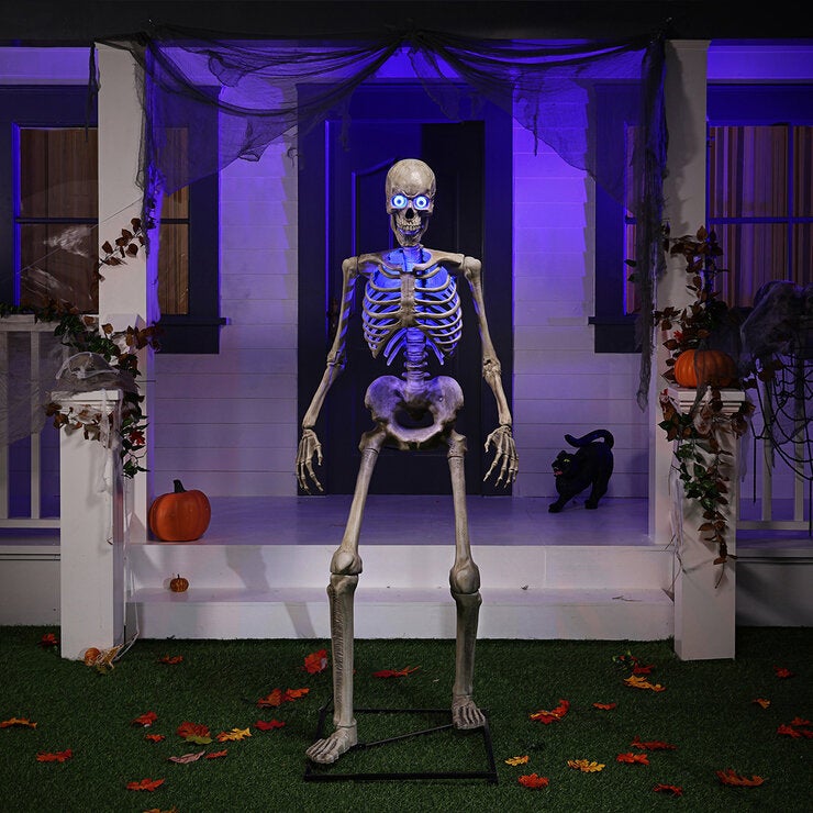 Halloween 6ft (11.8m) Animated Skeleton With LED Eyes