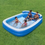 Family Lounge Pool