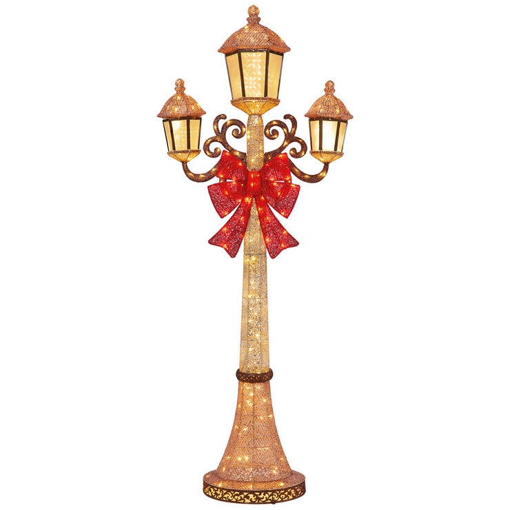 Image of the Lamp Post with the lights on