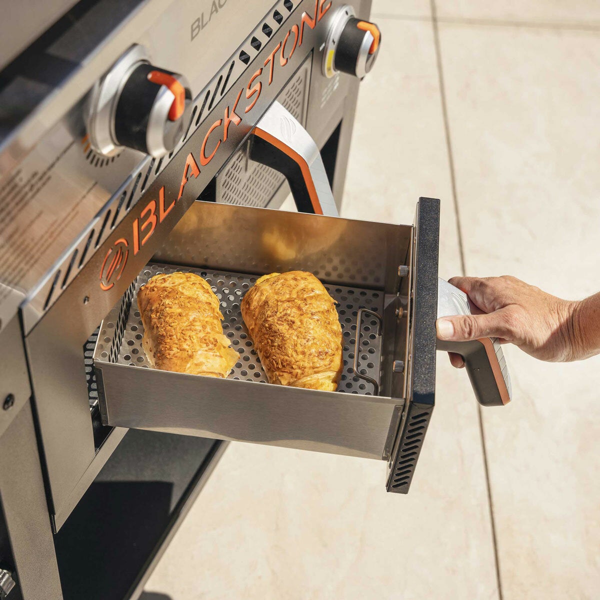 Blackstone 28" Griddle Gas Barbecue with Airfyer Blackstone 28" Griddle Gas Barbecue with Airfyer