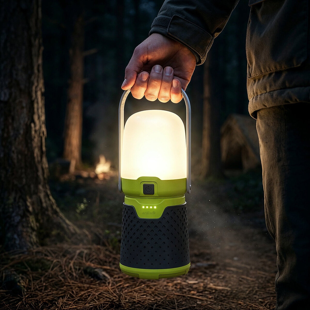 Lifestyle image of the lantern Lifestyle image of the lantern