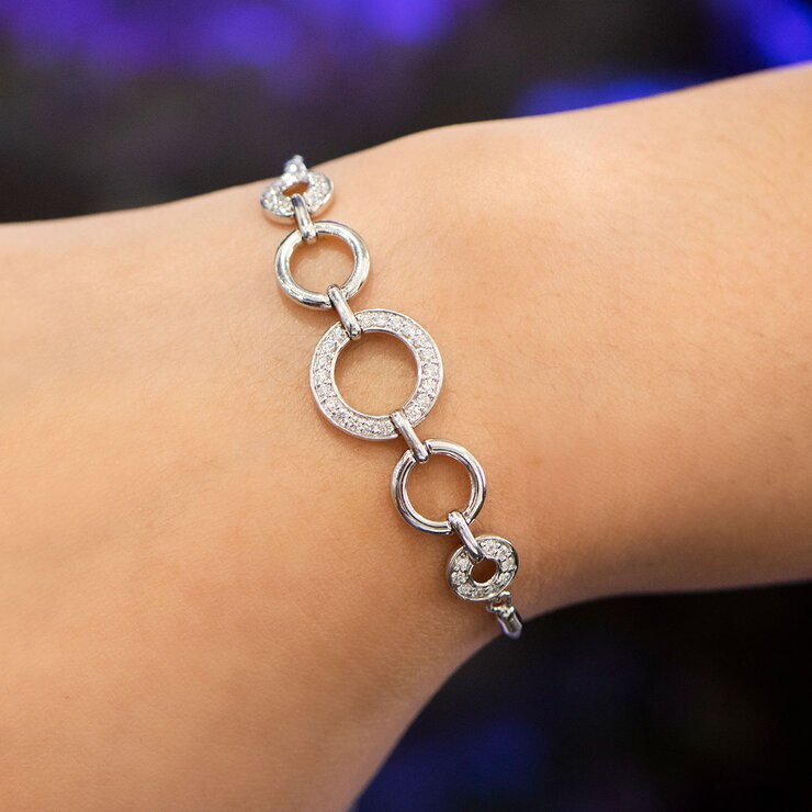 0.40ctw Round Brilliant Cut Diamond Bolo Bracelet, 14ct White Gold 0.40ctw Round Brilliant Cut Diamond Bolo Bracelet, 14ct White Gold