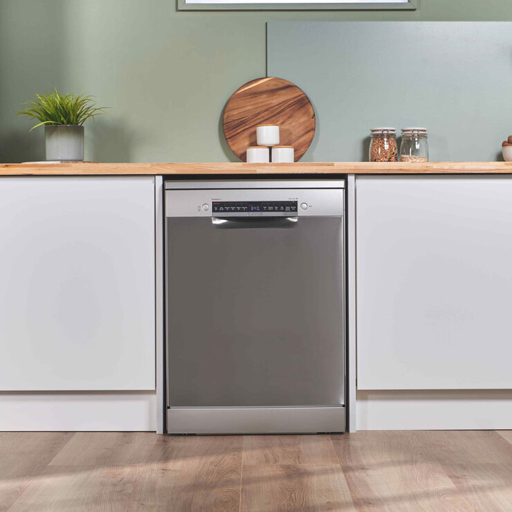 Bosch Series 6 SMS6ZCI10G, 14 Place Setting, Freestanding Dishwasher, B Rated in Silver