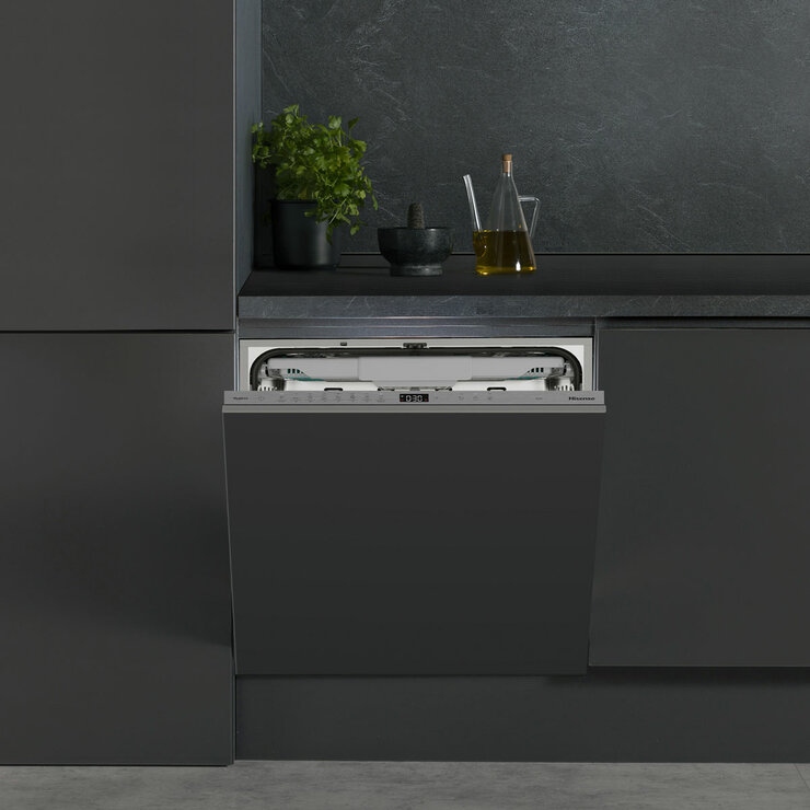 Frontal Image of Dishwasher Installed_HV673A60UK