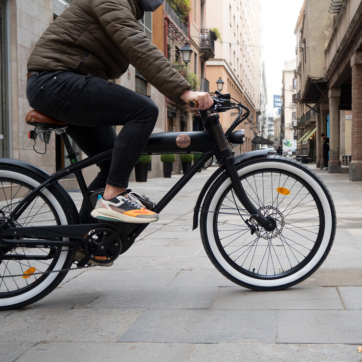 Rayvolt Clubman E-Bike with Lights, Leather Bag, Set Up Assistance and First Year Inspection in Shadow Black Rayvolt Clubman E-Bike with Lights, Leather Bag, Set Up Assistance and First Year Inspection in Shadow Black