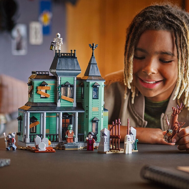 LEGO Creator Haunted Mansion - Model 31167 (9+ Years)