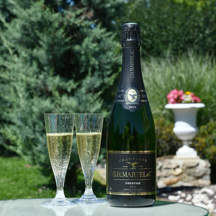 G.H Martel Brut Prestige With 2 glasses G.H Martel Brut Prestige With 2 glasses