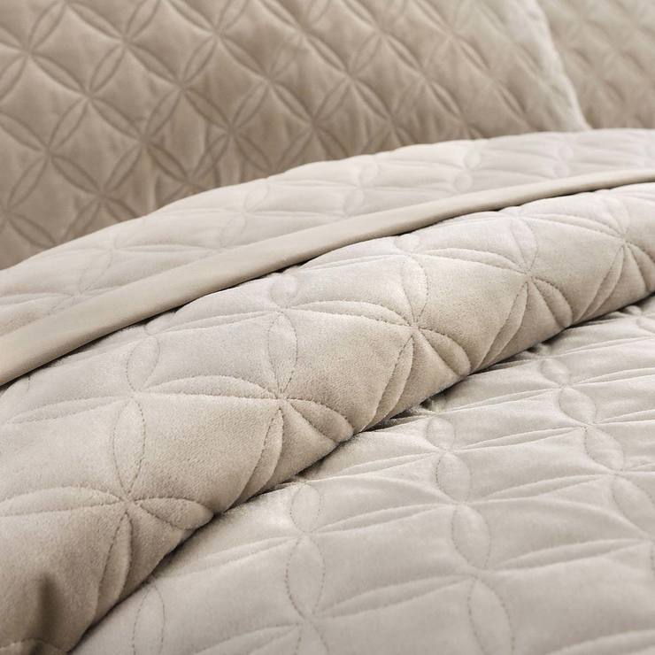 Berkshire Life Luxury Velvet 3 Piece King Size Quilt Set, Tan Costco UK