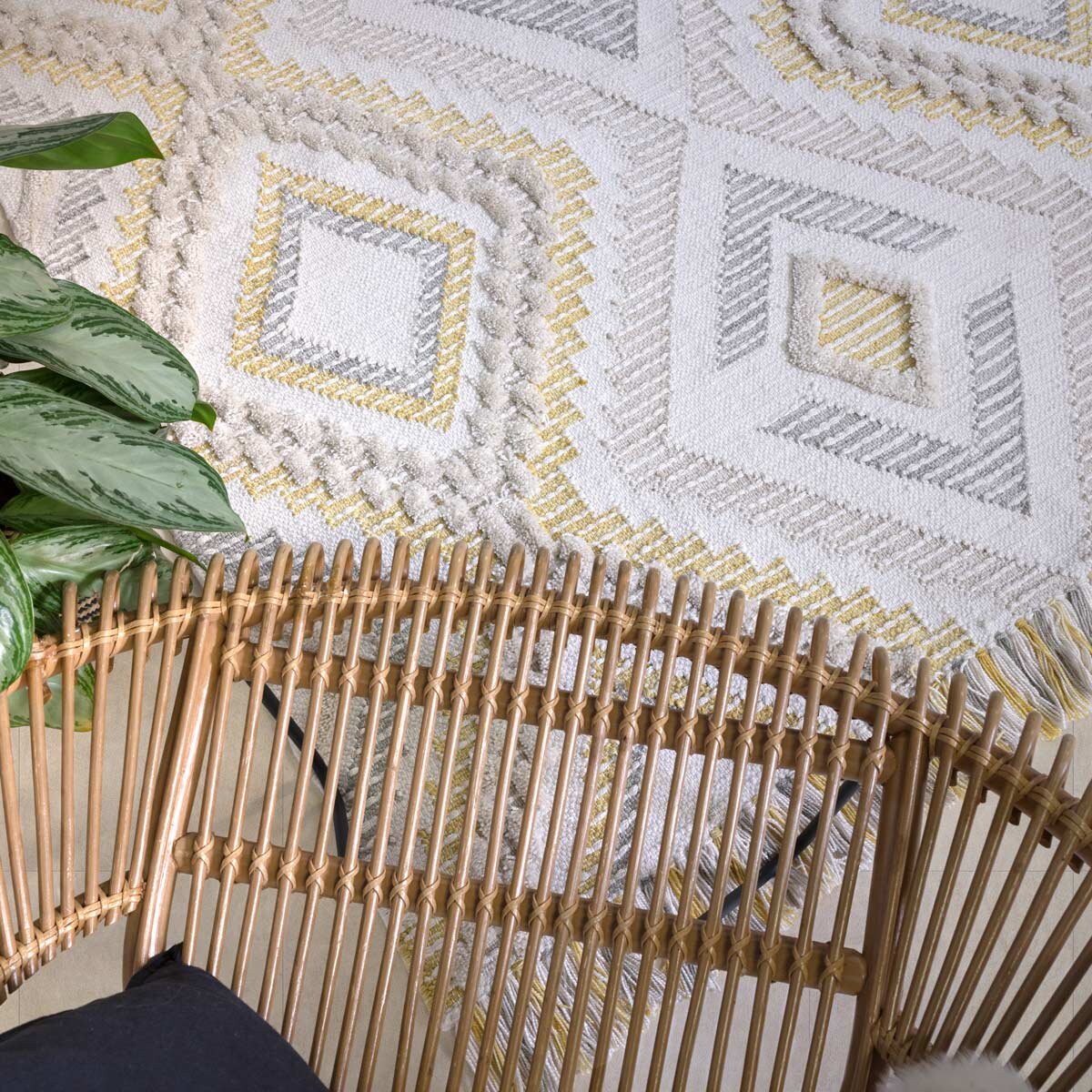 Carlton Hand Woven Indoor / Outdoor Rug in 3 sizes, Mustard