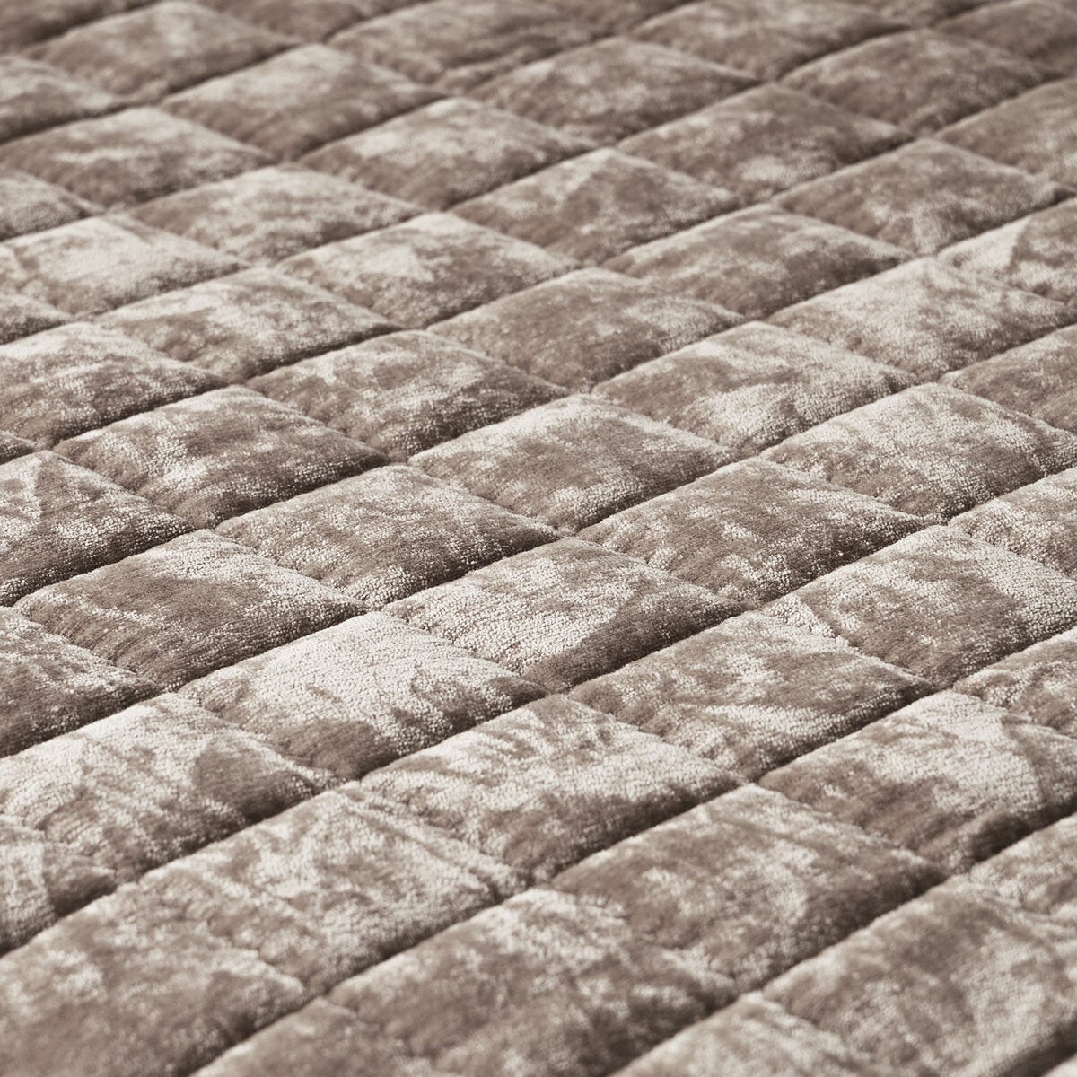 Safdie Crushed Velvet Throw in 4 Colours, 234 x 244 cm Safdie Crushed Velvet Throw in 4 Colours, 234 x 244 cm