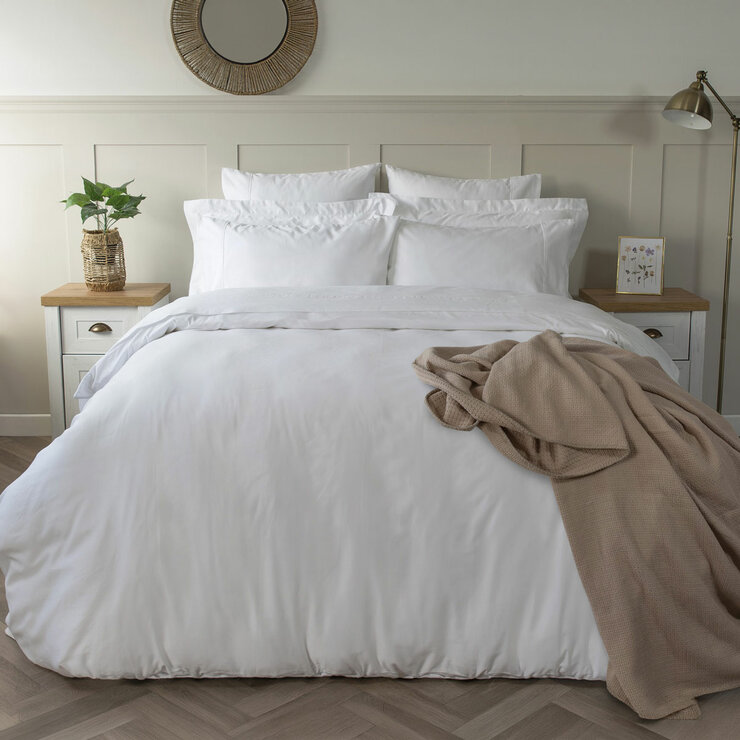 Belledorm 600 Thread Count Cotton White Duvet Cover Set in 3 Sizes