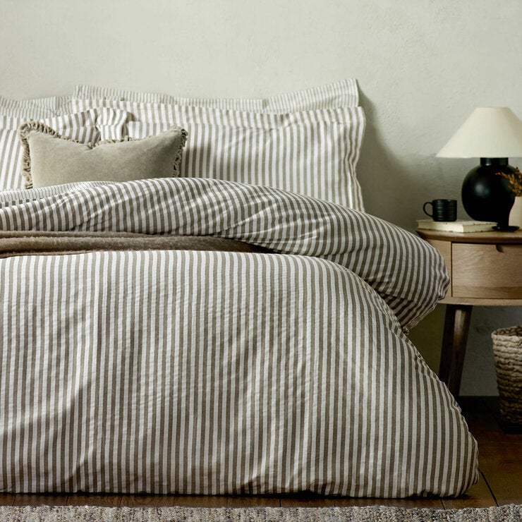 Yard Hebden 100% Cotton Mole Stripe Duvet Cover Set in 4 Sizes Yard Hebden 100% Cotton Mole Stripe Duvet Cover Set in 4 Sizes