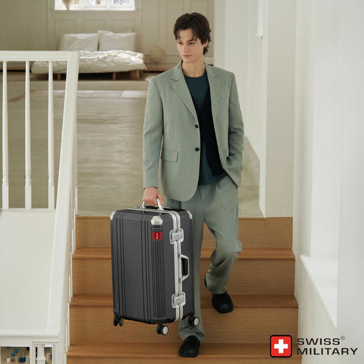 Swiss Military 63.5cm Medium Hardside Case Swiss Military 63.5cm Medium Hardside Case