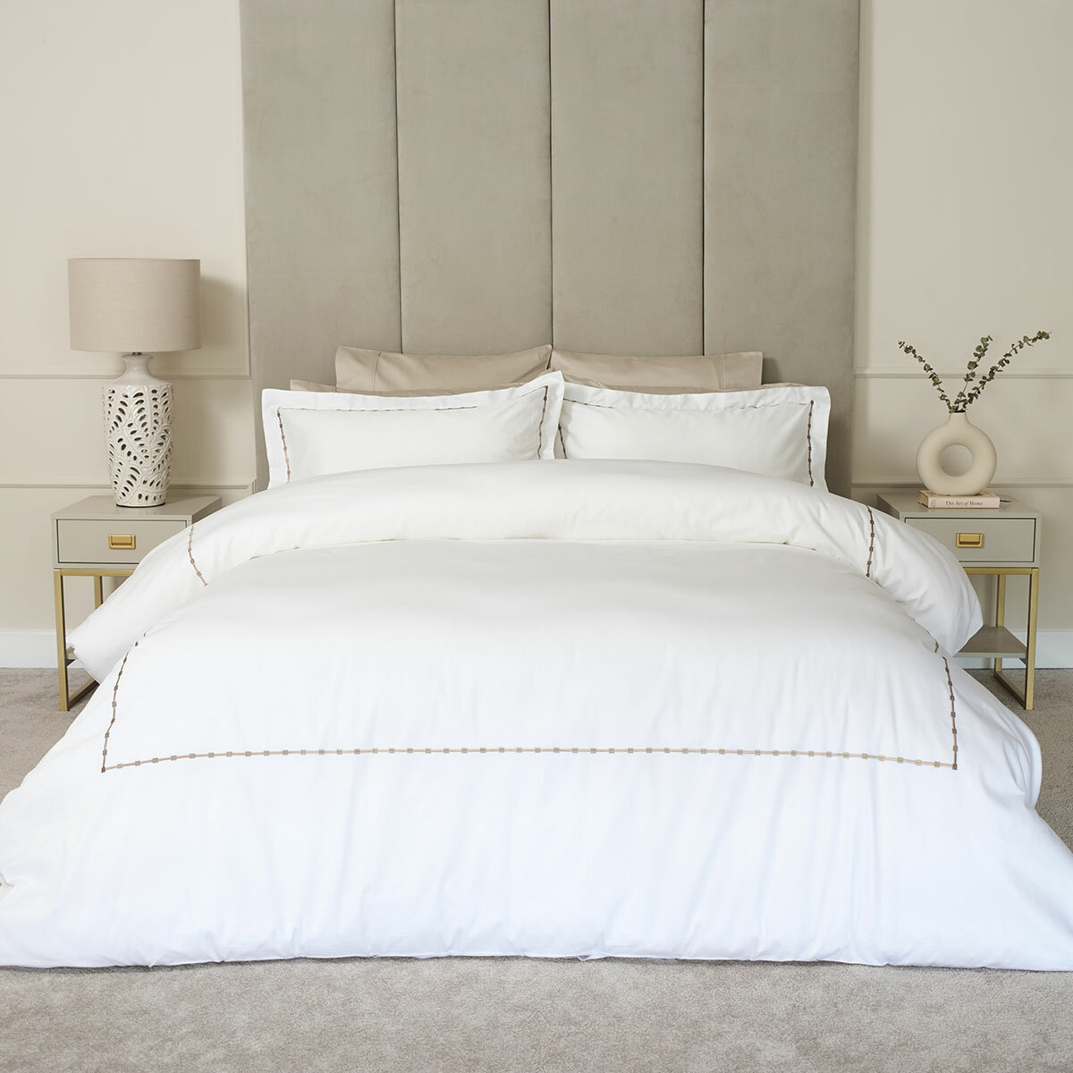 Belledorm Vivaan 300 Thread Count Cotton Sateen Bedding Set in 4 Sizes