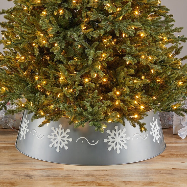 35 Inch 88 9 Cm Seasonal Metal Christmas Tree Skirt In Silver Costco Uk