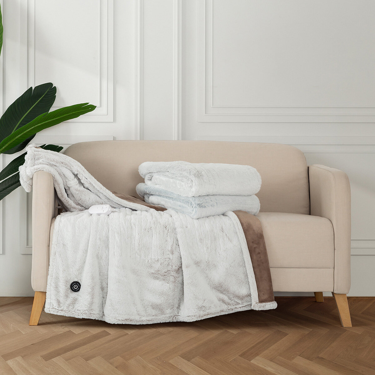 Berkshire Life Heated Throw, 127 x 152 cm, in French Roast