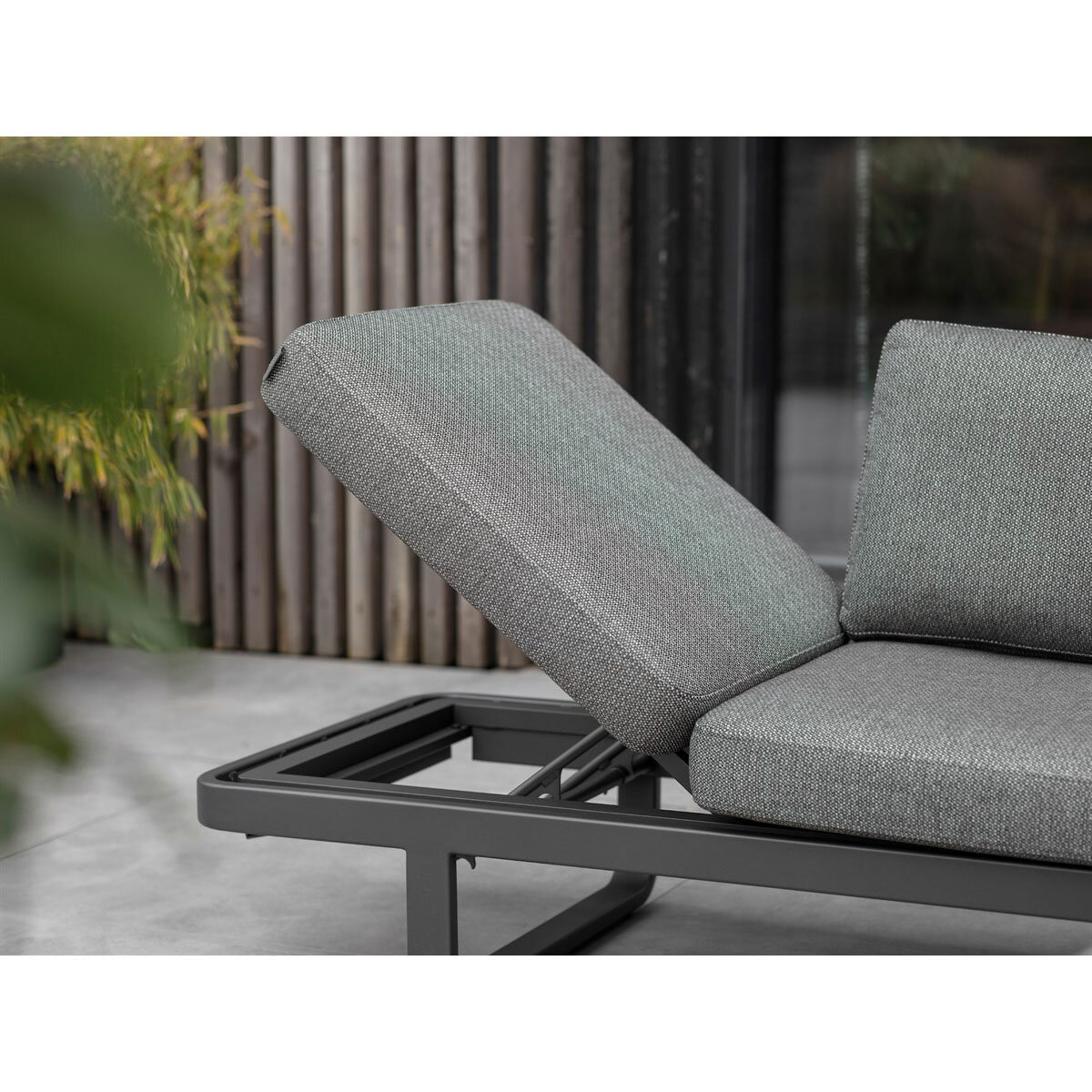 Built in lounger