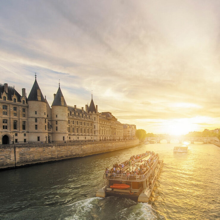 Go City Paris Pass - Bateaux Parisiens - Seine River Cruise