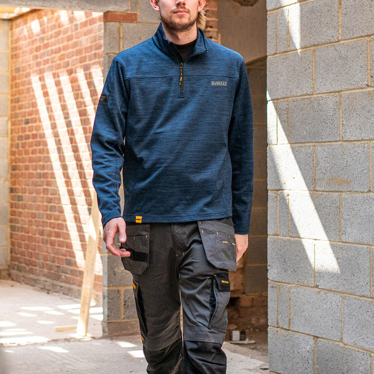 DeWalt Men's Andover 1/4 Zip in Navy