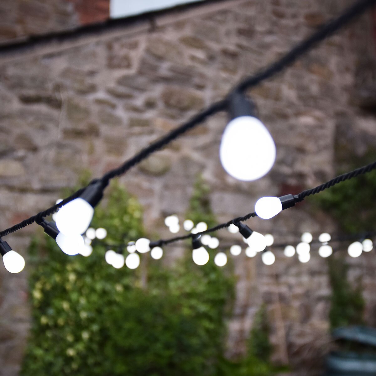 outdoor big bulb string lights