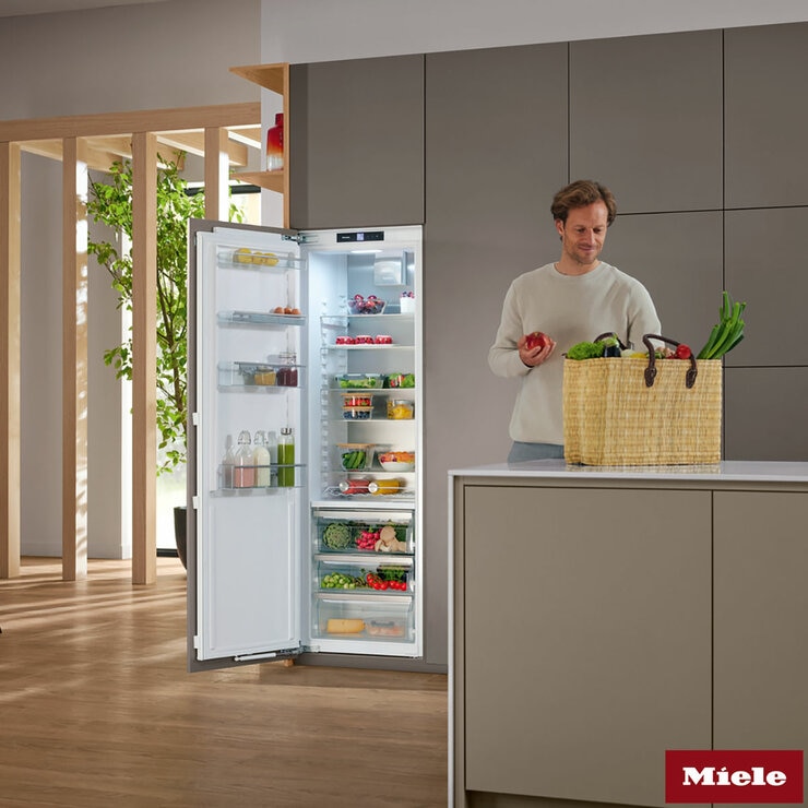 Miele K 7747 C Integrated Larder Fridge, C Rated