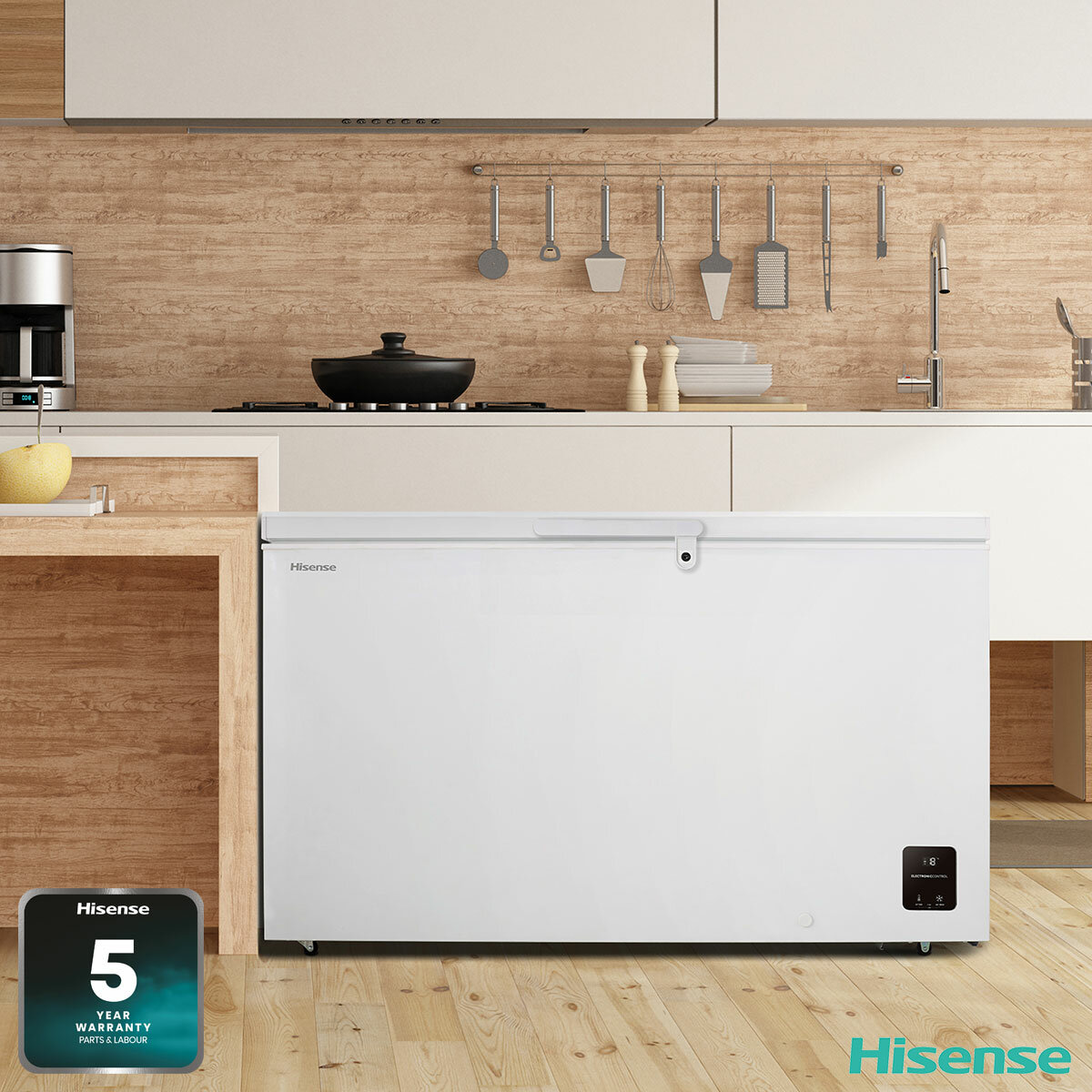 Hisense FC571D4AWLYE, 440L High Capacity Chest Freezer, E Rated in White Hisense FC571D4AWLYE, 440L High Capacity Chest Freezer, E Rated in White
