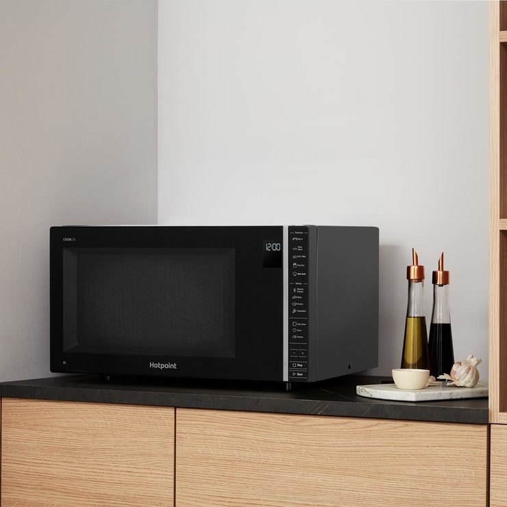 HOTPOINT MWH301B, 30L SOLO MICROWAVE IN BLACK Costco UK