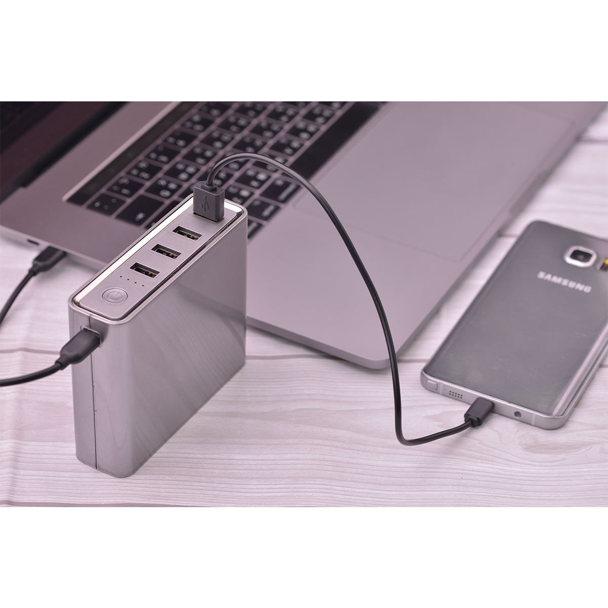 Energizer XP20001PD_GY, 20000mAh Power Bank in Grey Costco UK