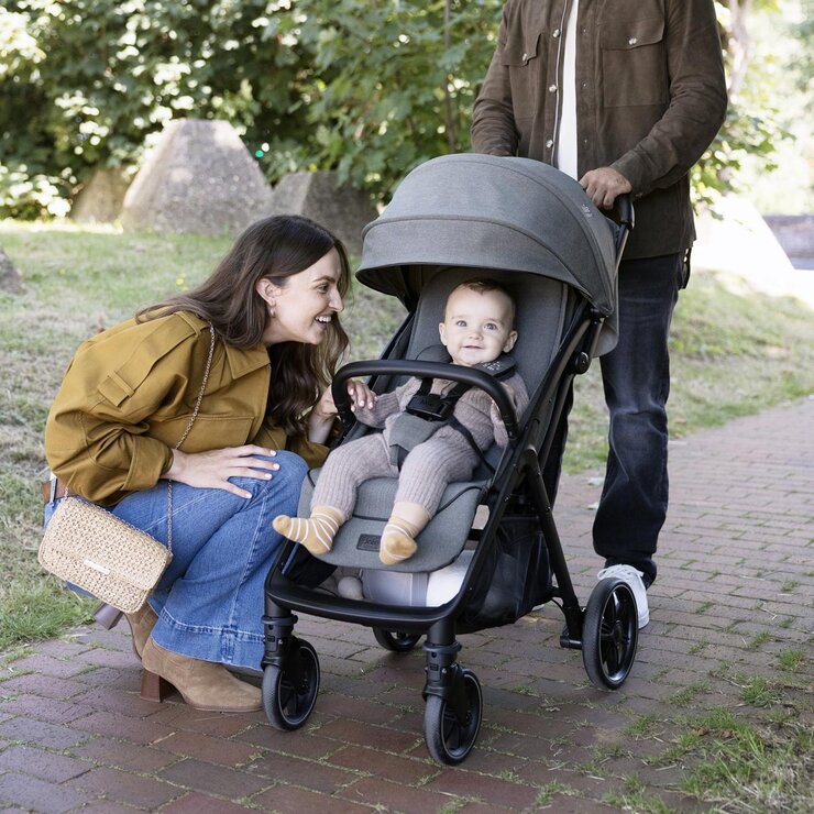 Joie Signature Parcel™ LX Lightweight Stroller in Maple