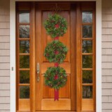 Lifestyle image wreath door hanger