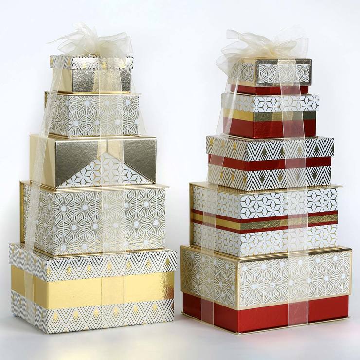 Festive Tower of Treats, 2.2kg in 2 Colours Festive Tower of Treats, 2.2kg in 2 Colours