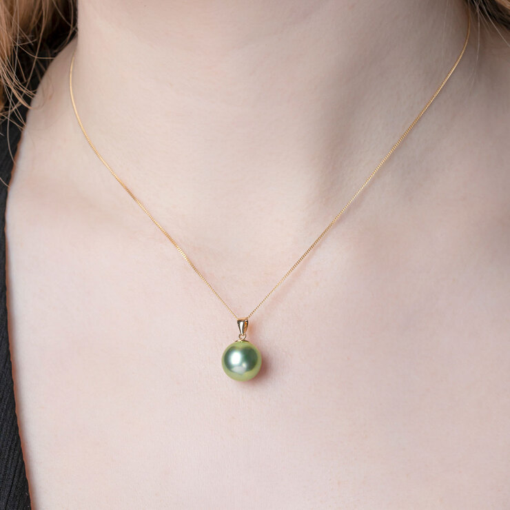 Pistachio Tahitian Treated Pendant, 18ct Yellow Gold Pistachio Tahitian Treated Pendant, 18ct Yellow Gold
