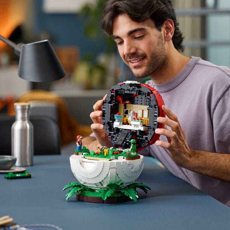 LEGO Pokémon Iconic Trainer Moments Poké Ball - Model 72154 (18+ Years) LEGO Pokémon Iconic Trainer Moments Poké Ball - Model 72154 (18+ Years)
