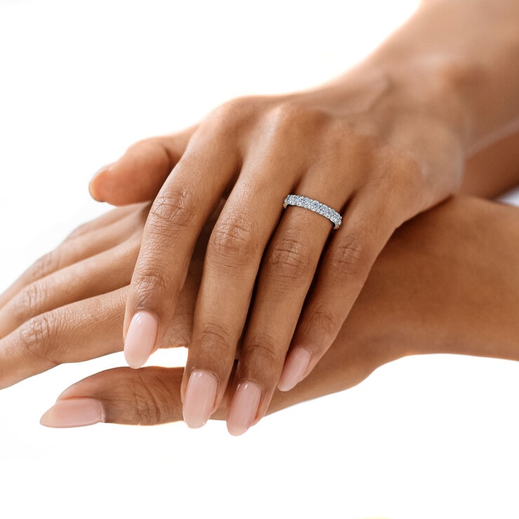 .80ctw Platinum 7 Stone Band .80ctw Platinum 7 Stone Band