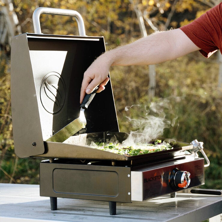 Blackstone 17" Tabletop Gas Griddle with Hood Blackstone 17" Tabletop Gas Griddle with Hood